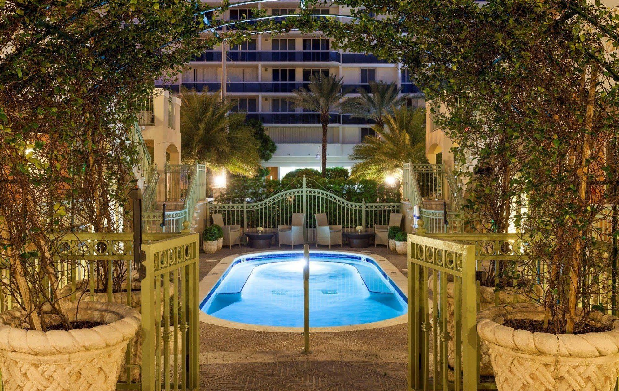 Sun Harbour Boutique Hotel Бол Харбор Экстерьер фото